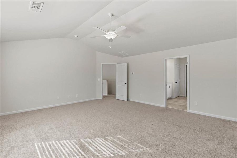 Spacious, unfurnished interior of a new home in , Auburn (Image 29).