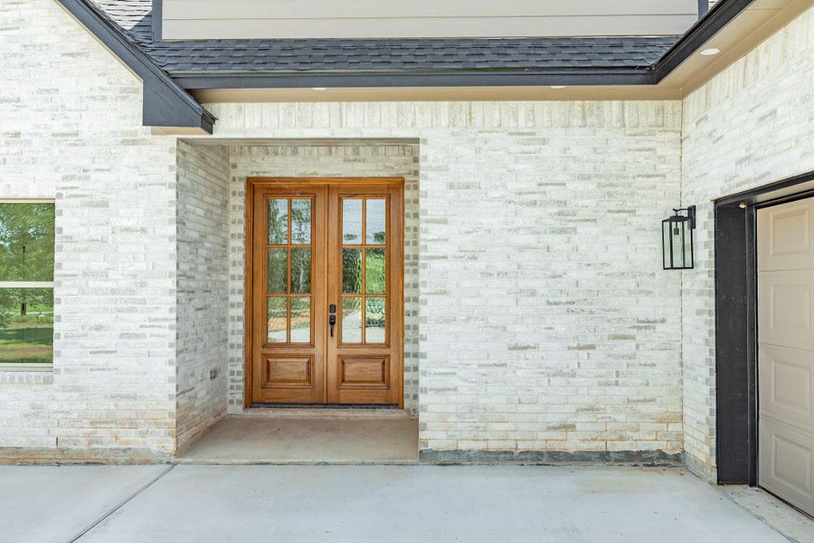 Exterior details and patio area of a home in , Richwood (Image 24).