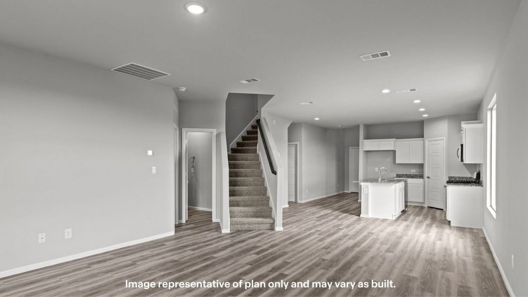 Spacious, unfurnished interior of a new home in Yukon Ridge, Odessa (Image 11).
