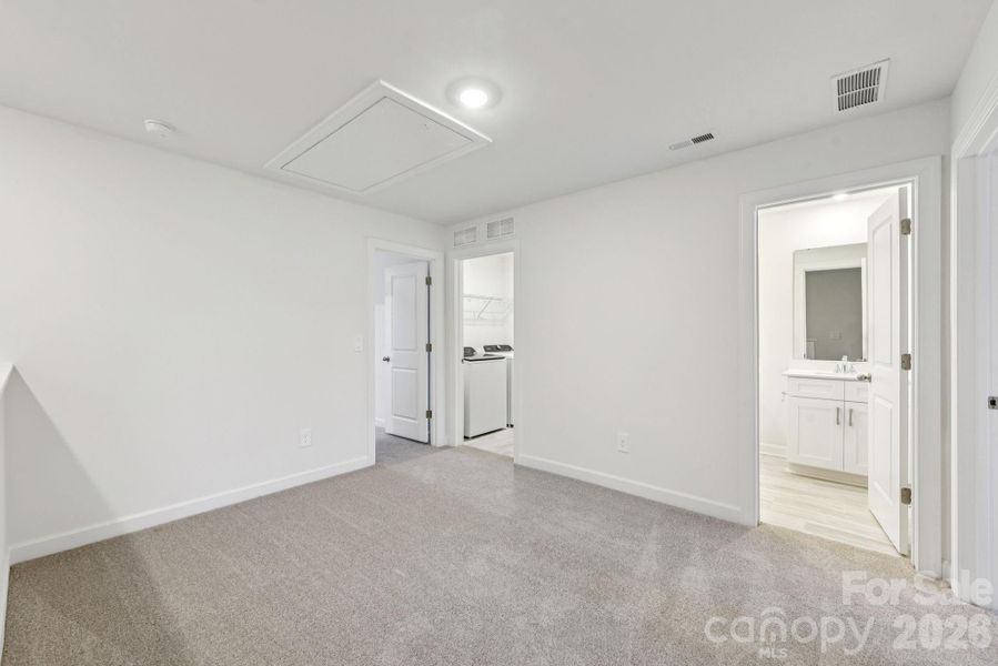 Spacious, unfurnished interior of a new home in , Fort Mill (Image 18).