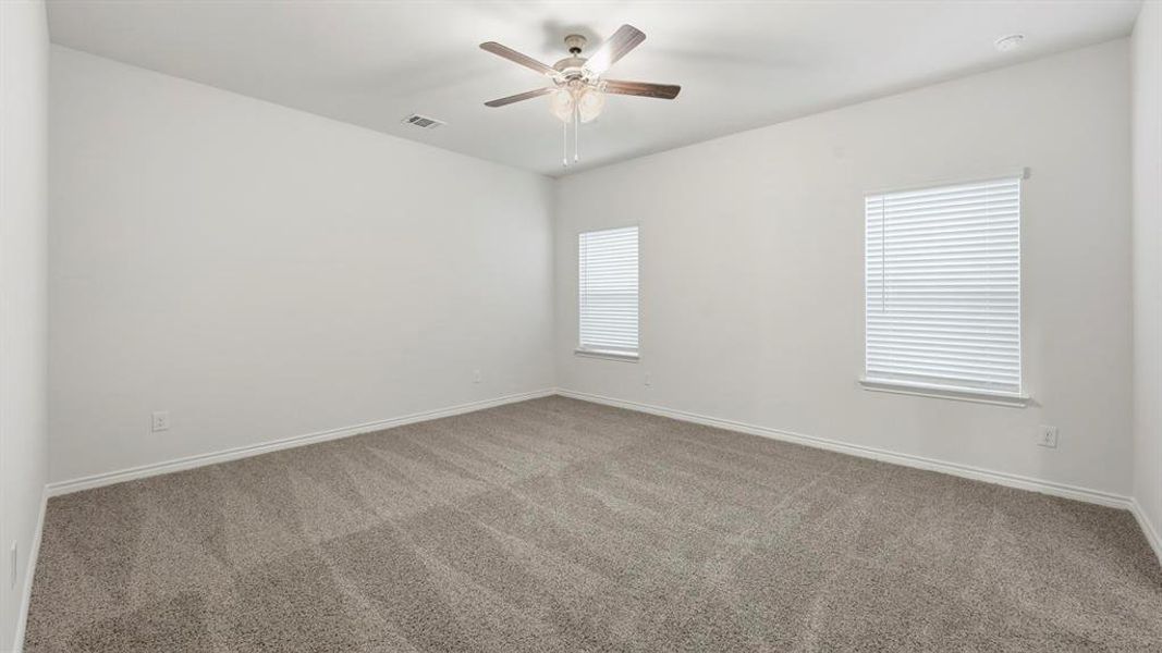 Spacious, unfurnished interior of a new home in Silverado, Aubrey (Image 12).