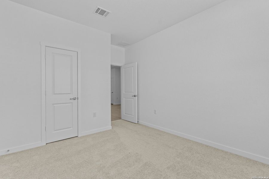 Spacious, unfurnished interior of a new home in Mission del Lago, San Antonio (Image 26). Spacious, unfurnished interior of a new home in Mission del Lago, San Antonio (Image 26).