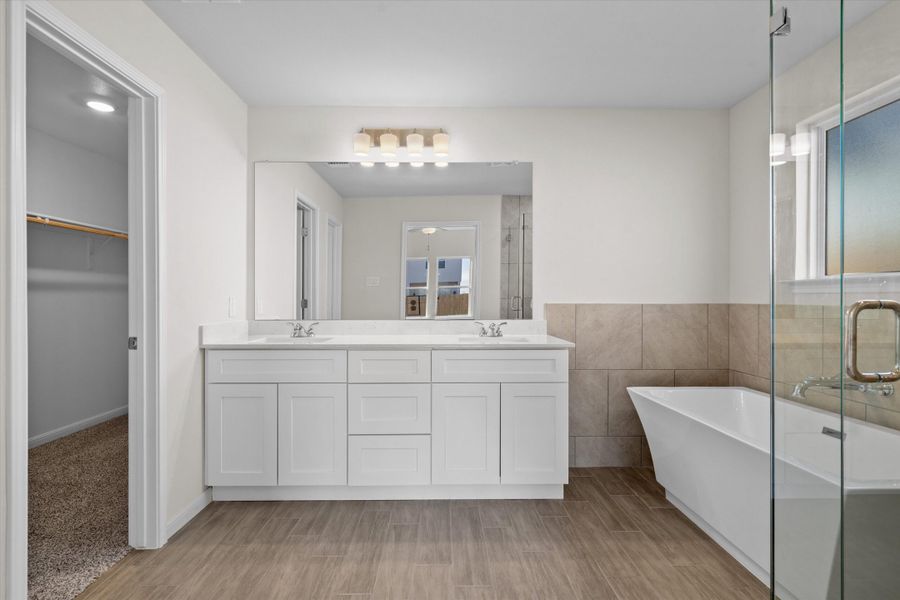 Furnished interior view inside a new home in Morningstar, Georgetown (Image 10).