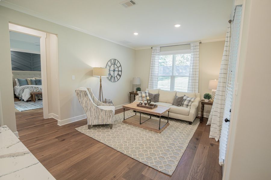 Representative furnished interior of a home built from the Huntington by Grant & Co in White Oak, Arlington (Image 40).