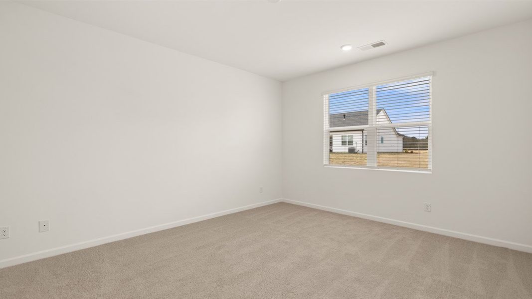 Spacious, unfurnished interior of a new home in Estates at Deer Hollow, Grovetown (Image 28).