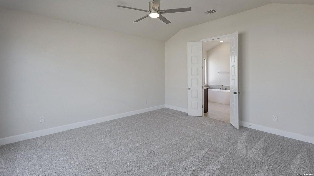 Spacious, unfurnished interior of a new home in Esperanza, Boerne (Image 24).