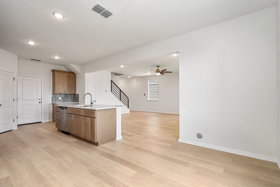 018_lnb04992_604 018_lnb04992_604