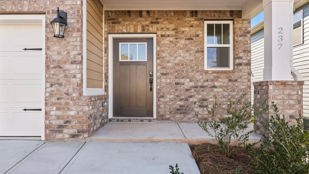Exterior details and patio area of a home in Adams Glen, Mauldin (Image 2).