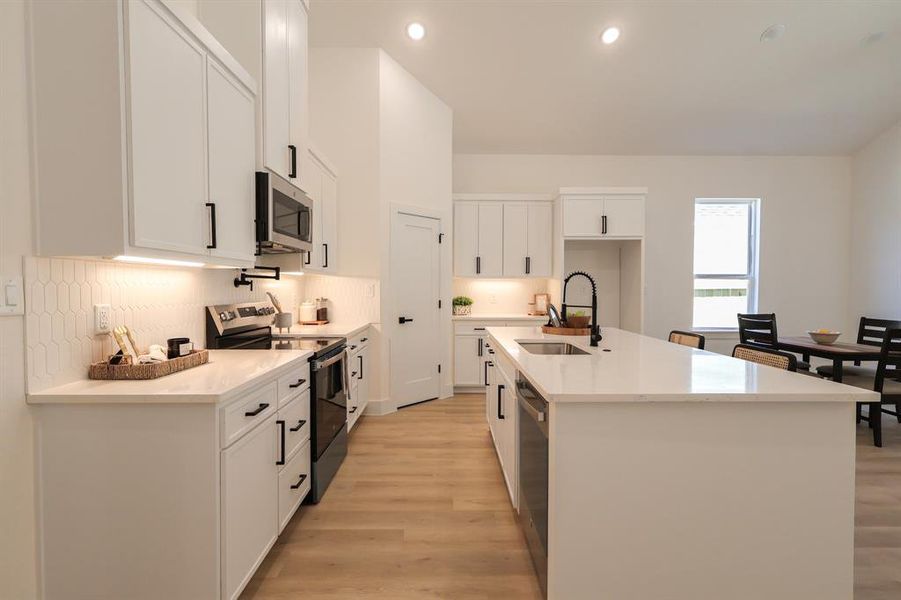 Furnished interior view inside a new home in , Fort Worth (Image 10). Furnished interior view inside a new home in , Fort Worth (Image 10).