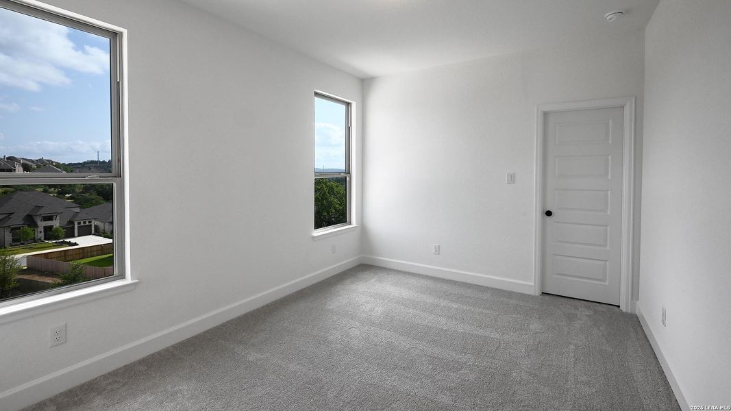 Spacious, unfurnished interior of a new home in Johnson Ranch, Bulverde (Image 14).