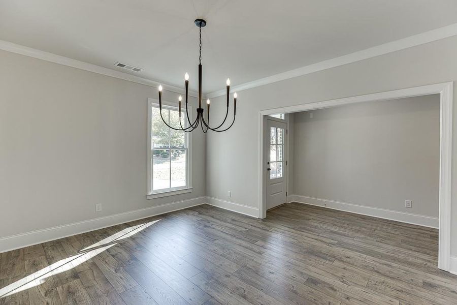 Spacious, unfurnished interior of a new home in , Bishop (Image 25).