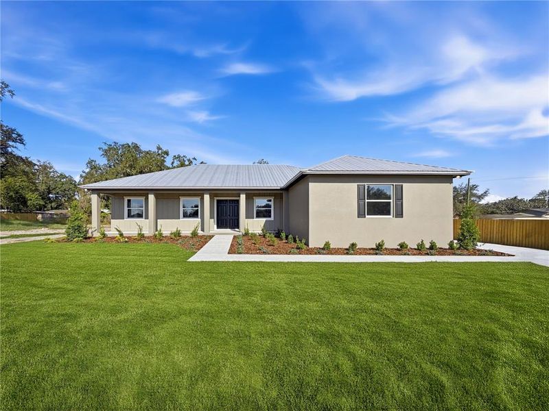 Exterior details and patio area of a home in , Lakeland (Image 36).