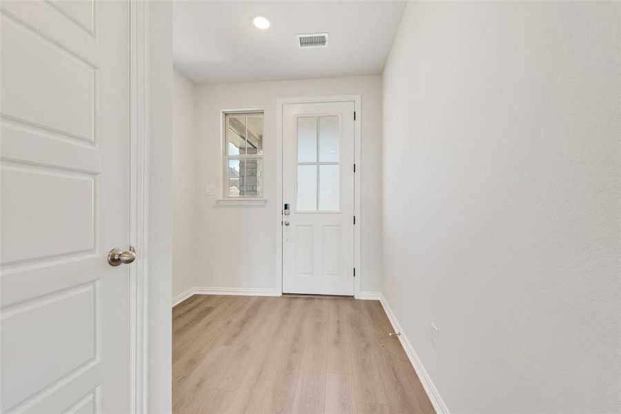 Spacious, unfurnished interior of a new home in Walden Pond, Forney (Image 14).