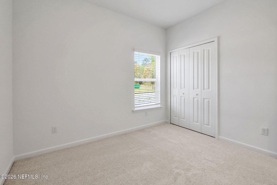 Spacious, unfurnished interior of a new home in Jennings Farm, Middleburg (Image 19).