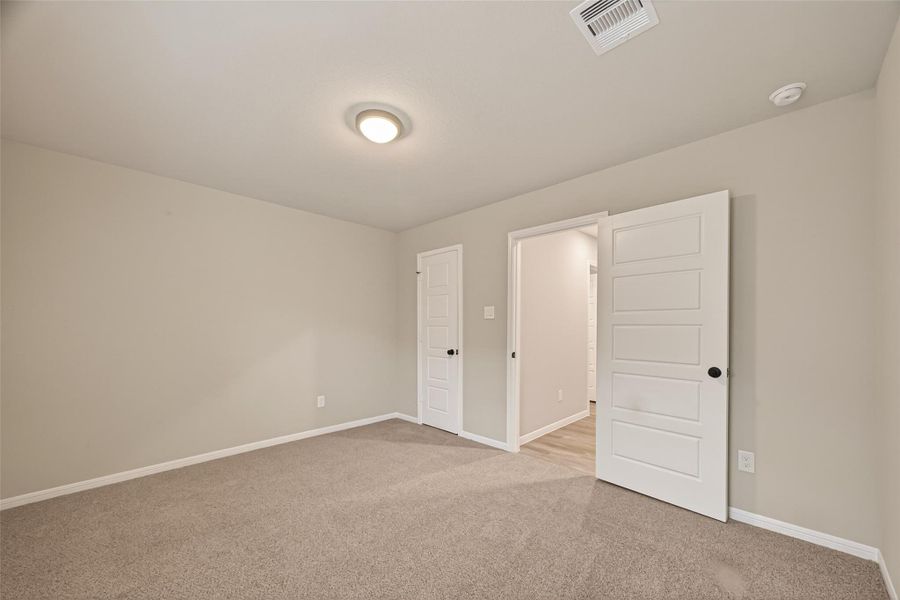Spacious, unfurnished interior of a new home in , South Houston (Image 33).