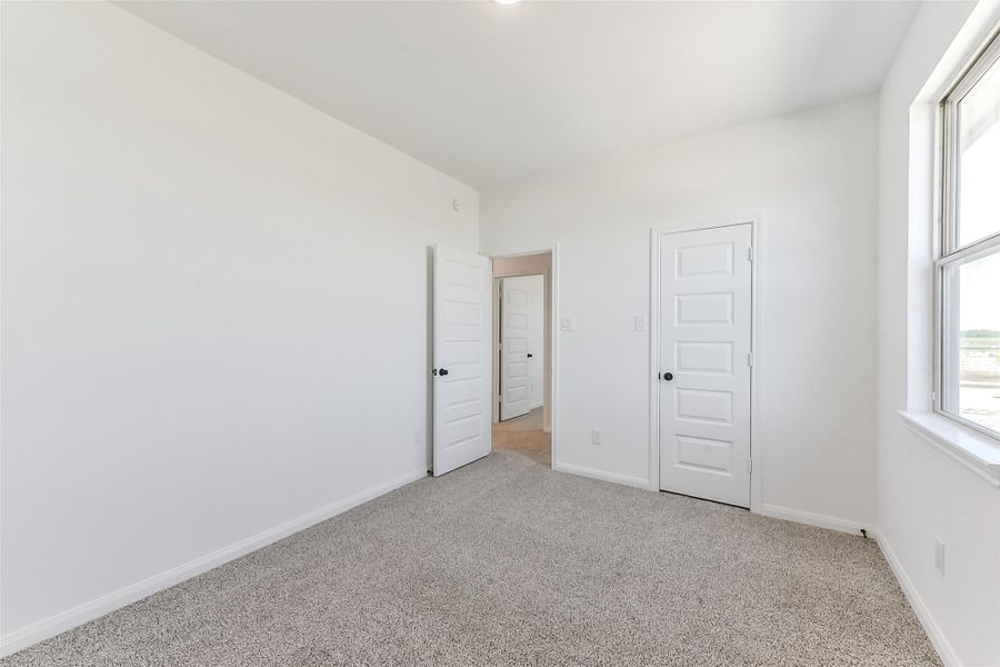 Spacious, unfurnished interior of a new home in River Ranch Meadows, Dayton (Image 32).