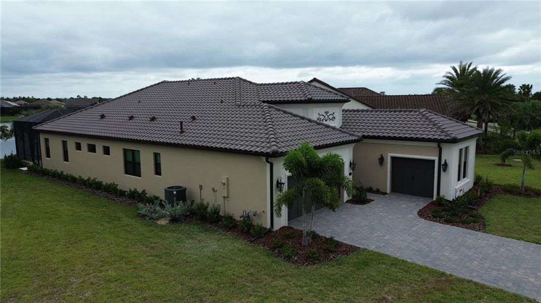 Image 14 of a home in . Image 14 of a home in .