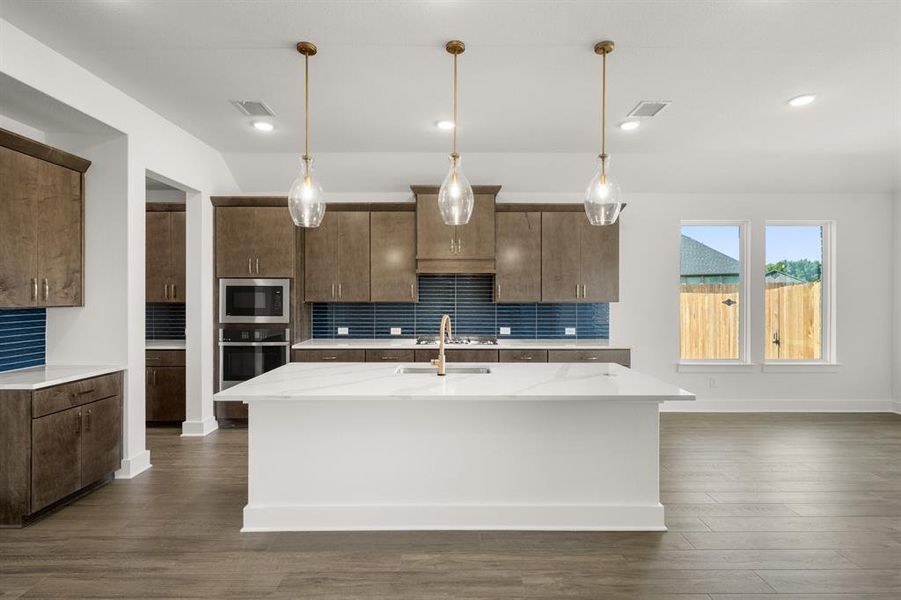 701 Iris- Kitchen-2 701 Iris- Kitchen-2