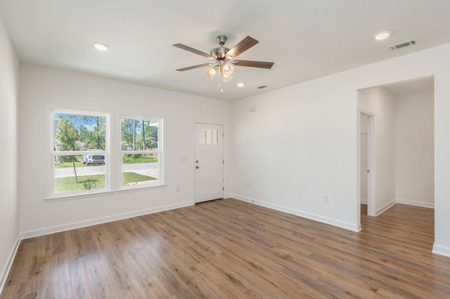 Representative unfurnished interior of a home built from the Franklin by CJL Homes in Blossom Grove, Crestview (Image 11).
