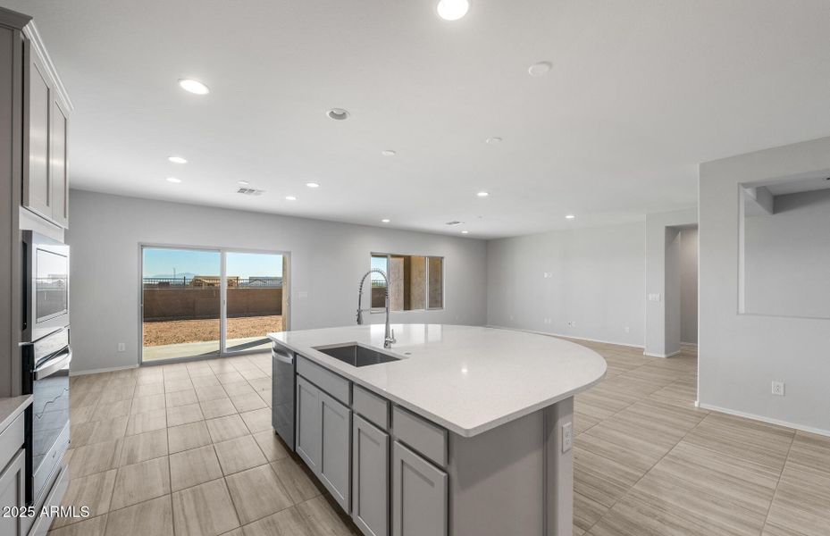 Kitchen/Cafe/Gathering Room