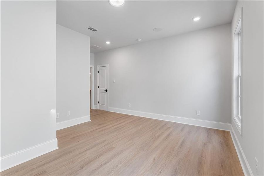 Spacious, unfurnished interior of a new home in , Peachtree Corners (Image 51). Spacious, unfurnished interior of a new home in , Peachtree Corners (Image 51).