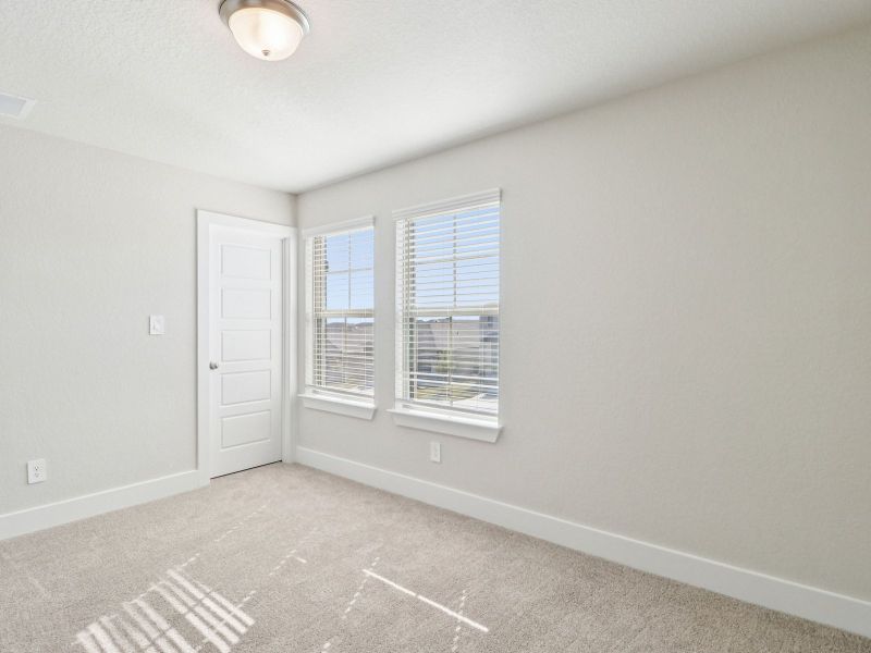 Spacious, unfurnished interior of a new home in Royal Crest, San Antonio (Image 25).