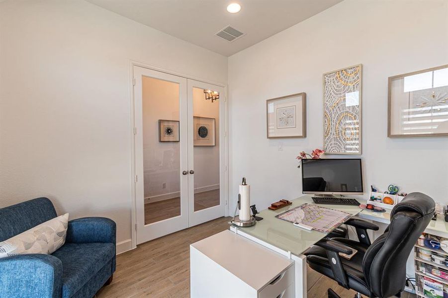 Furnished interior view inside a new home in Sweetgrass, Haslet (Image 15). Furnished interior view inside a new home in Sweetgrass, Haslet (Image 15).