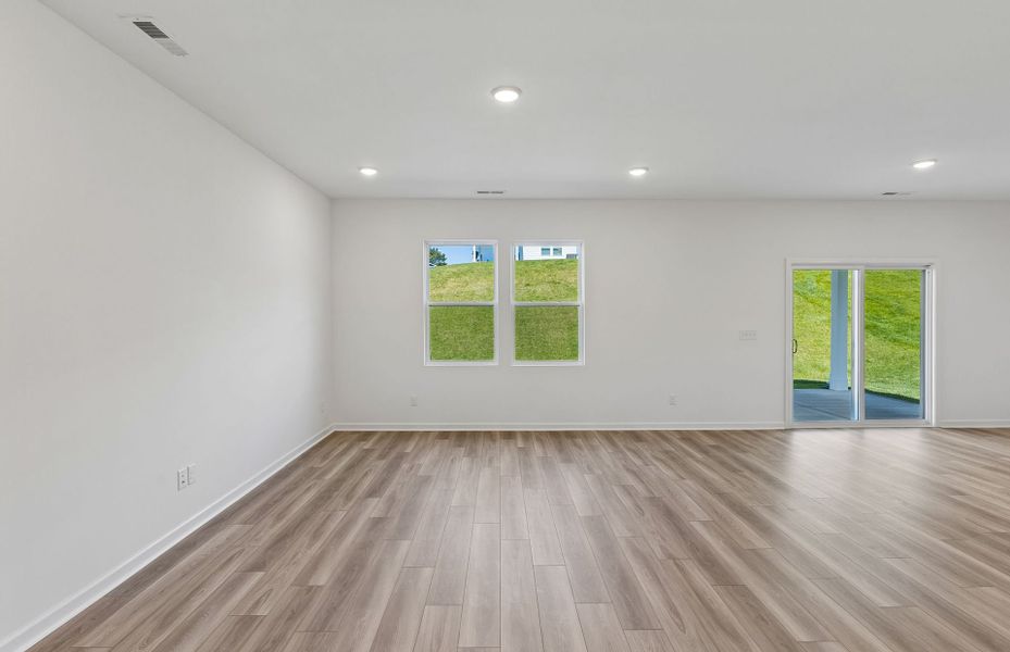 Spacious, unfurnished interior of a new home in Independence at Carter's Station, Columbia (Image 31).