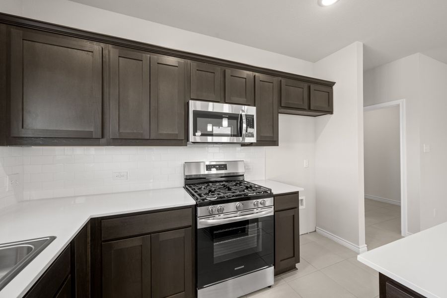 Furnished interior view inside a new home in Baker Farms, Cleburne (Image 9).