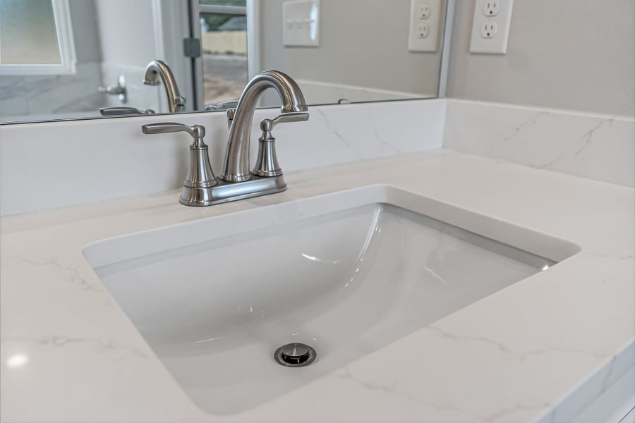 Representative interior finishes for a home built from the Dalton by CJL Homes in Oak Hollow, Crestview (Image 20).