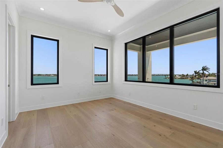 Spacious, unfurnished interior of a new home in , Belleair Beach (Image 27).