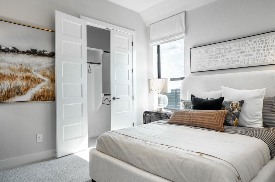 Representative furnished interior of a home built from the Crockett by Beazer Homes in Austin Point, Richmond (Image 10).