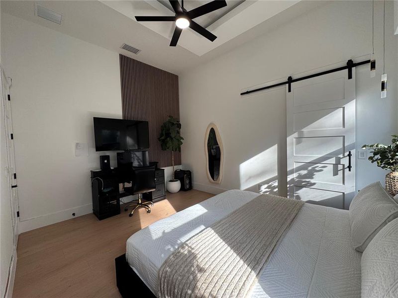 Furnished interior view inside a new home in , Spring Hill (Image 9).