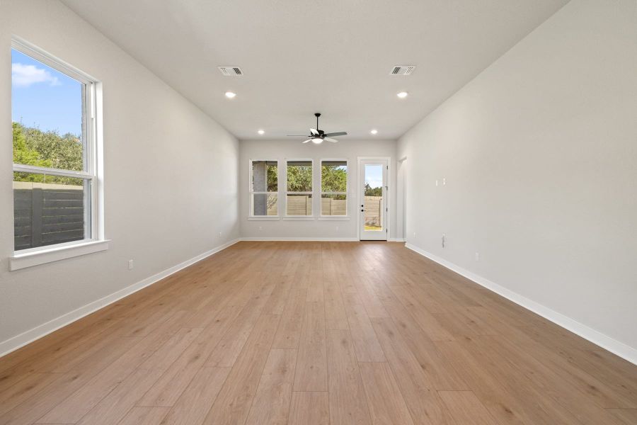 Spacious, unfurnished interior of a new home in Wolf Ranch, Georgetown (Image 28).