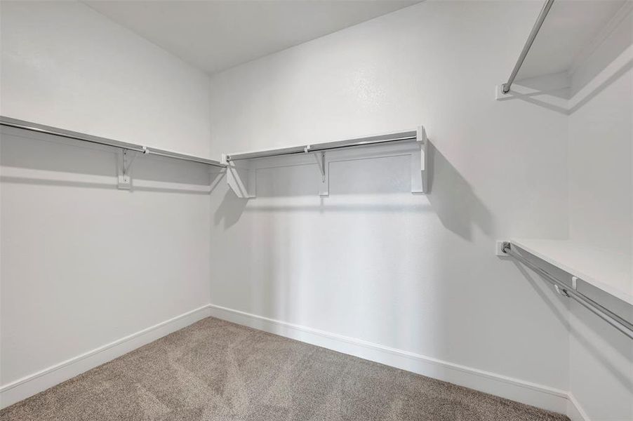 Spacious, unfurnished interior of a new home in Heath Golf & Yacht Villas, Heath (Image 16).