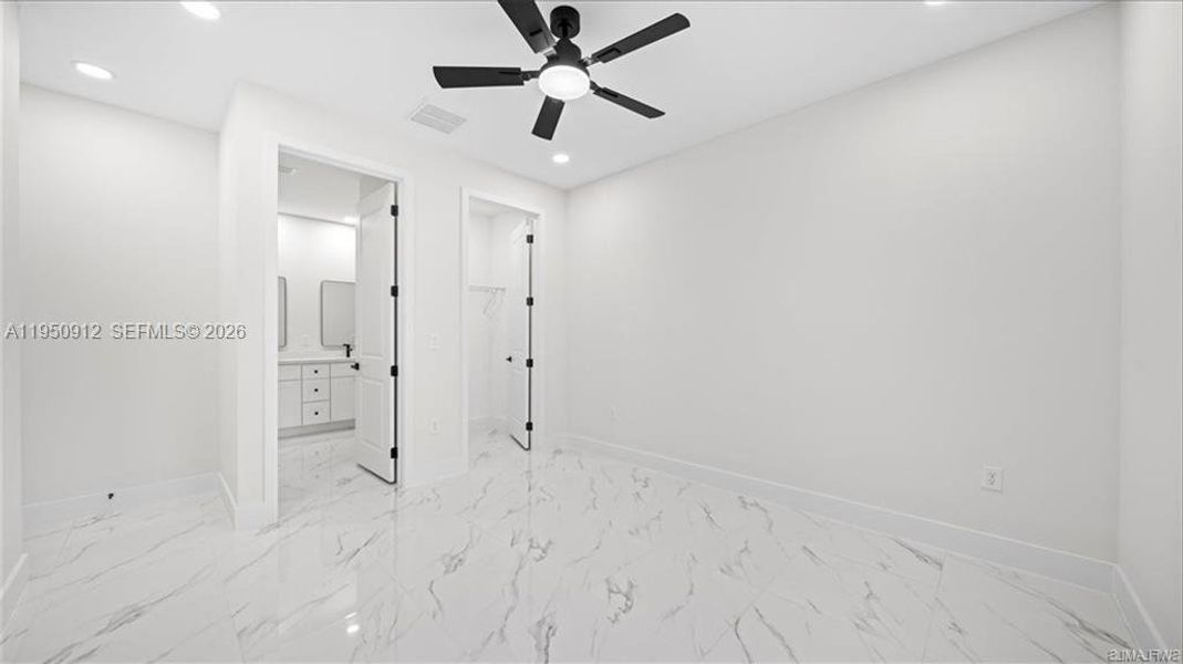 Spacious, unfurnished interior of a new home in , Lehigh Acres (Image 34).