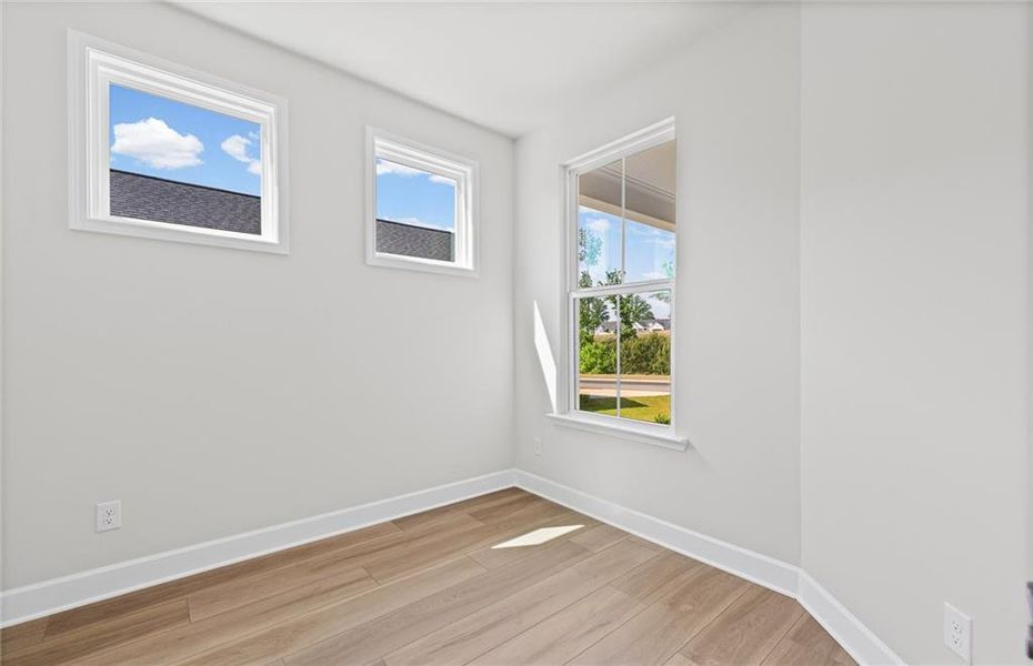 Spacious, unfurnished interior of a new home in Del Webb at Lake Oconee, Greensboro (Image 20).