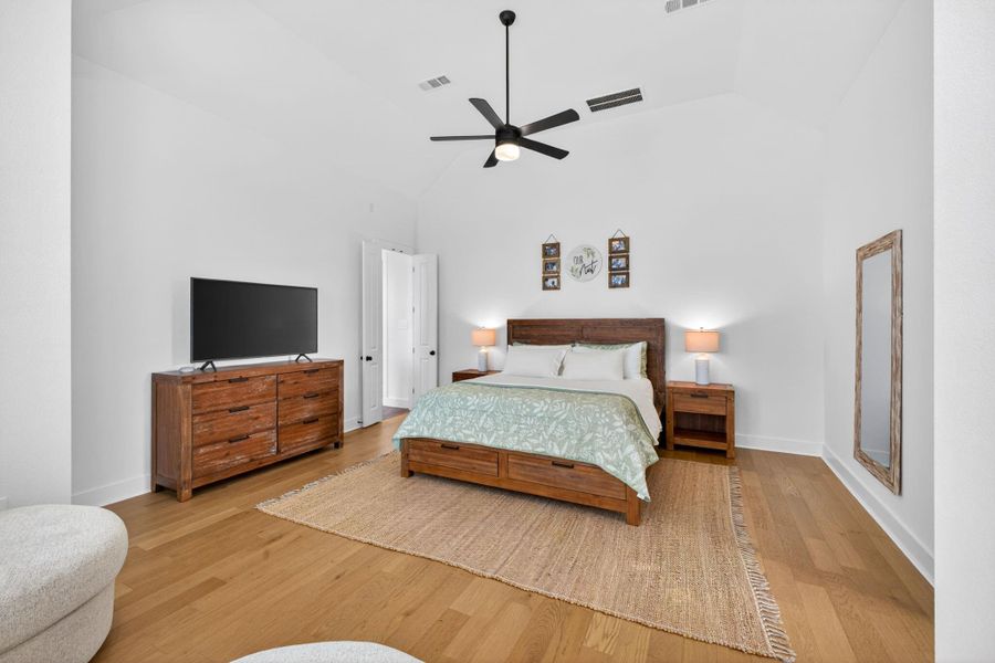 Furnished interior view inside a new home in Cross Creek West, Fulshear (Image 12).