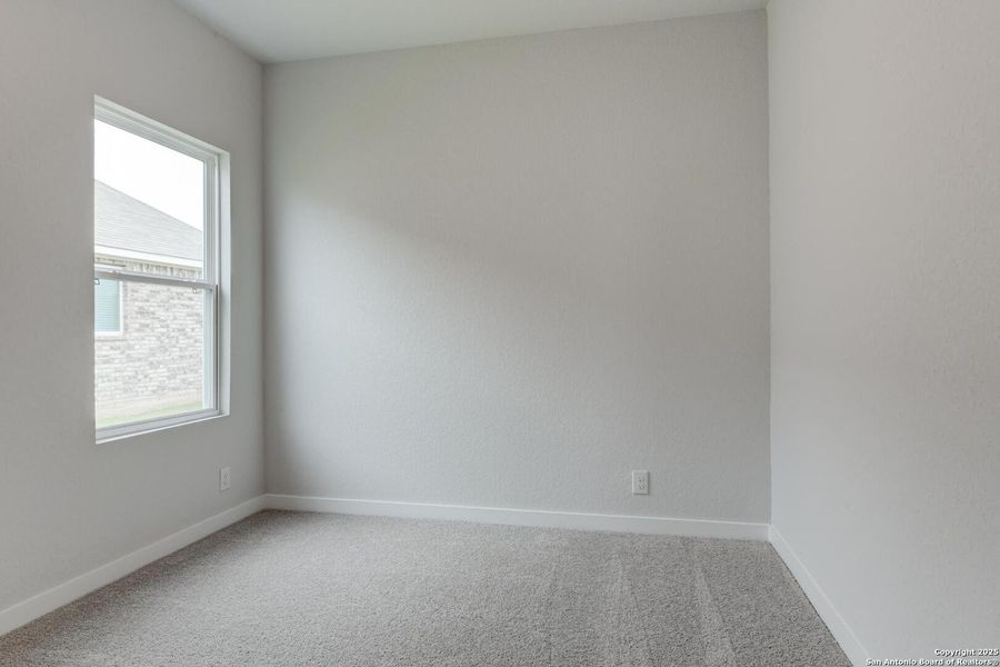 Spacious, unfurnished interior of a new home in Saddlebrook Ranch, Schertz (Image 14).