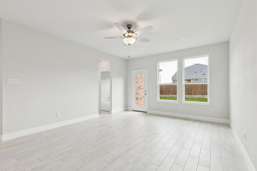 Spacious, unfurnished interior of a new home in AnaCapri, Anna (Image 17). Spacious, unfurnished interior of a new home in AnaCapri, Anna (Image 17).