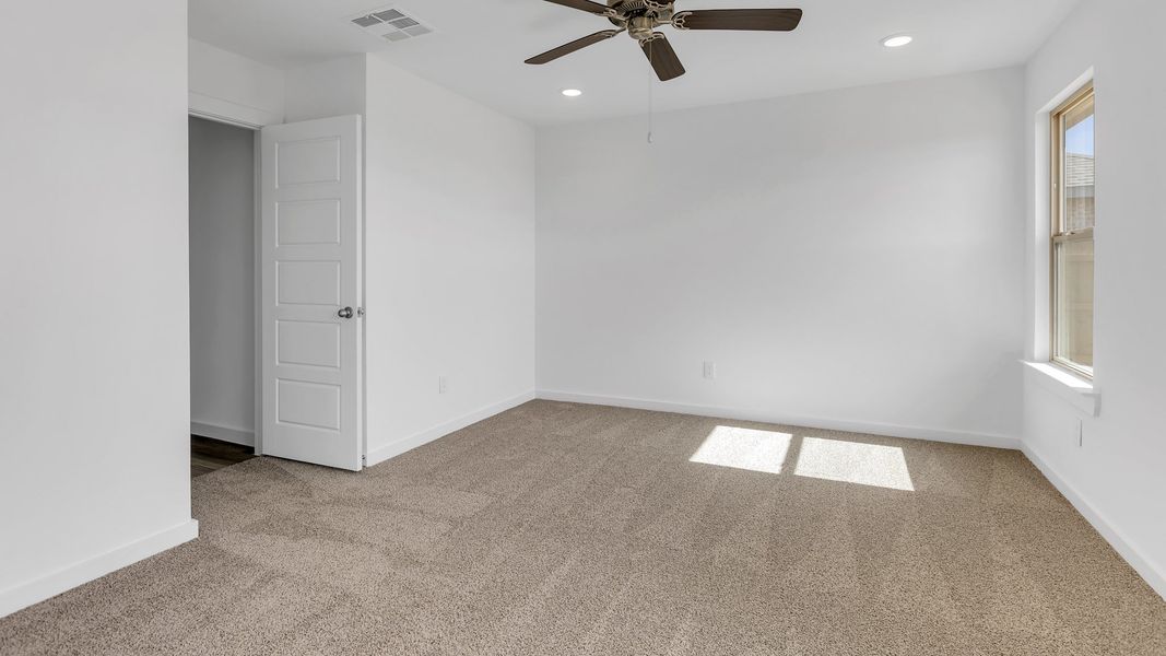 Spacious, unfurnished interior of a new home in Terra Vista, Lubbock (Image 18).