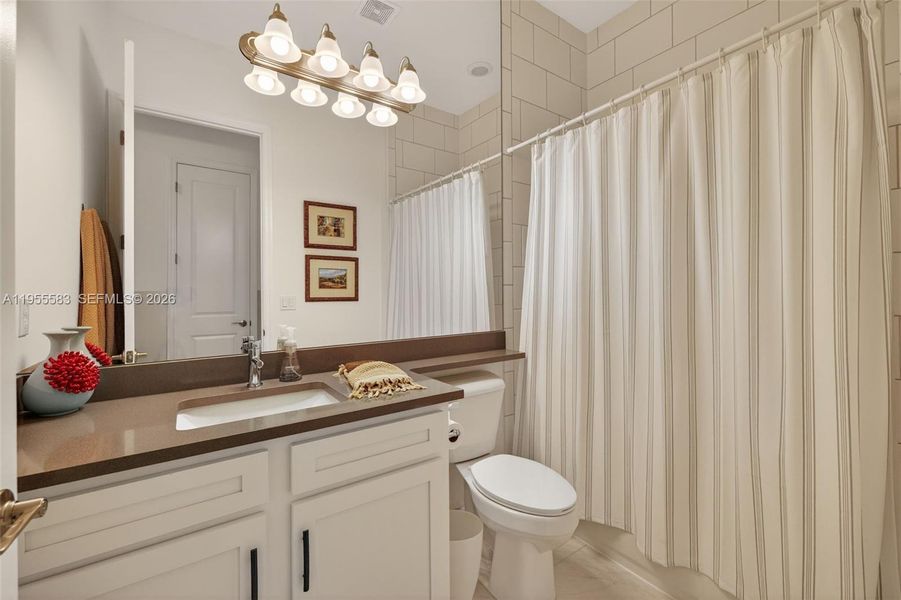 Furnished interior view inside a new home in , Port St. Lucie (Image 33).