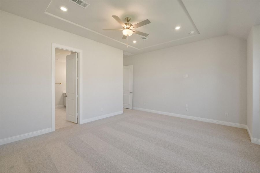 Spacious, unfurnished interior of a new home in Sienna 65', Missouri City (Image 29). Spacious, unfurnished interior of a new home in Sienna 65', Missouri City (Image 29).