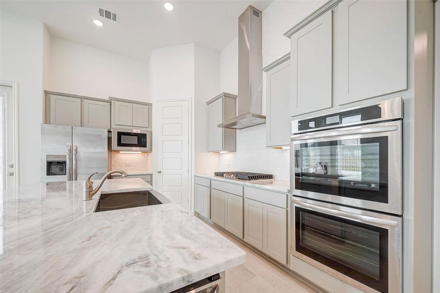 Furnished interior view inside a new home in Lago Mar, Texas City (Image 7).