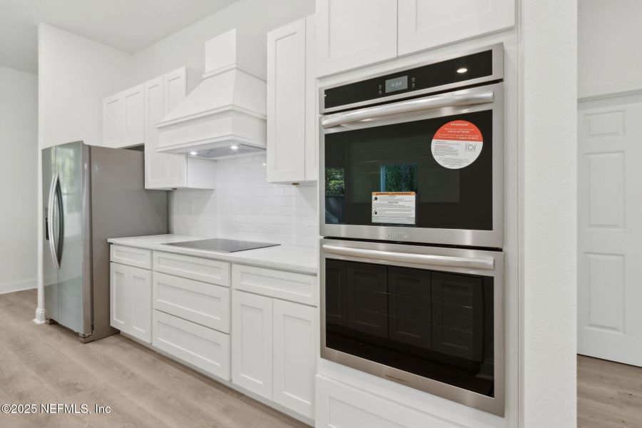 Furnished interior view inside a new home in , Middleburg (Image 8).