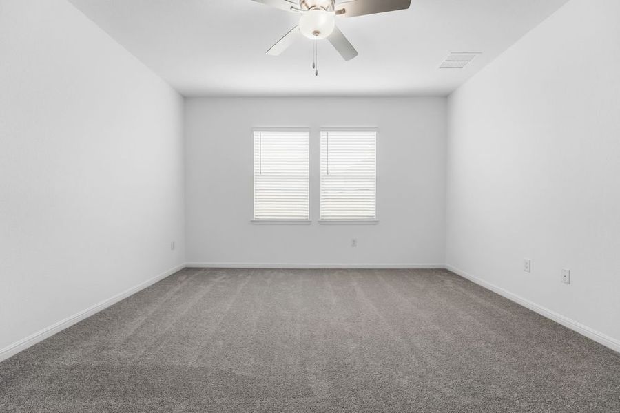 Spacious, unfurnished interior of a new home in Longview 40s, Del Valle (Image 16).