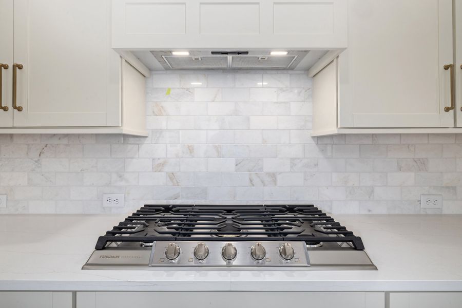 Representative interior finishes for a home built from the Palmetto by Riverside Homes in Mariposa at EverRange 40' Series, Jacksonville (Image 22).