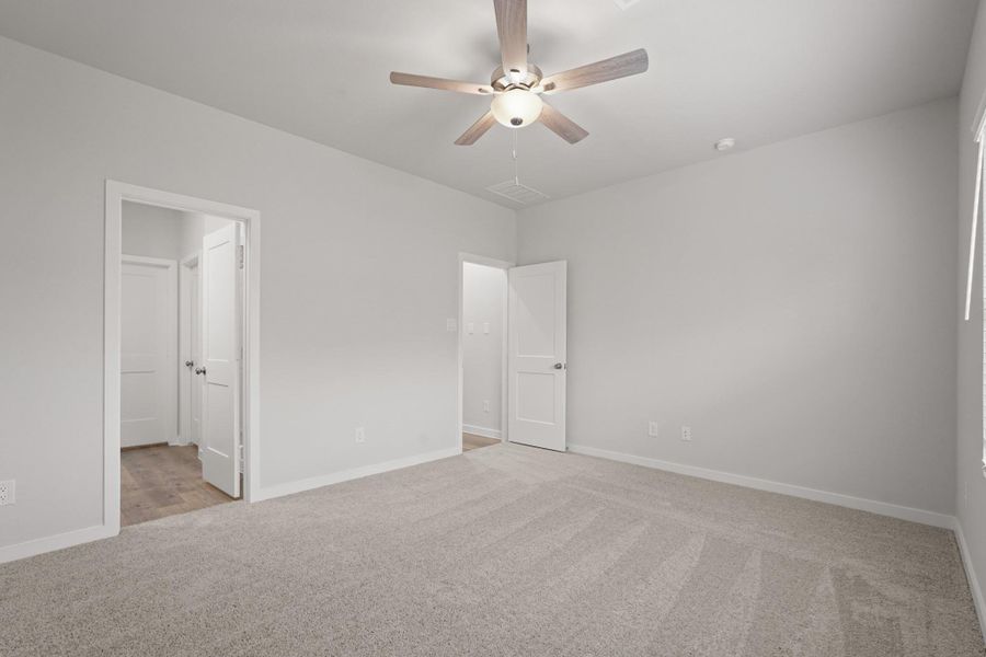 Spacious, unfurnished interior of a new home in Lakes at Black Oak, Magnolia (Image 15). Spacious, unfurnished interior of a new home in Lakes at Black Oak, Magnolia (Image 15).