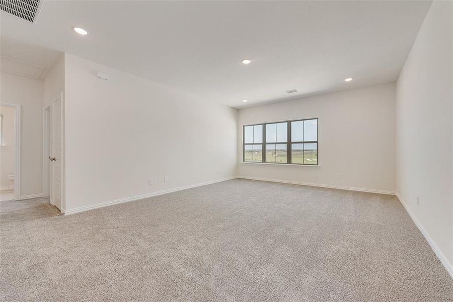Spacious, unfurnished interior of a new home in Spiritas Ranch, Little Elm (Image 17).