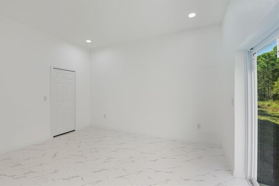 Spacious, unfurnished interior of a new home in , Punta Gorda (Image 55). Spacious, unfurnished interior of a new home in , Punta Gorda (Image 55).